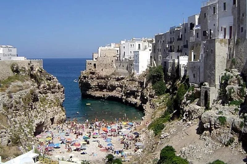 JUMP IN THE BLUE with direct access to the sandy beach of Monopoli - PUGLIA