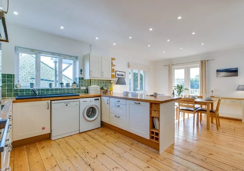 Seahorses - Three Bedroom House, Sleeps 6