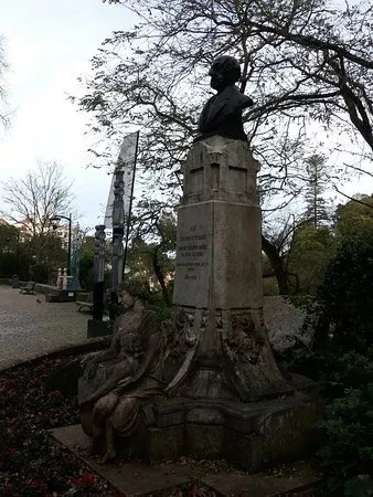 Busto do Doutor Gregorio Rafael da Silva D' Almeida