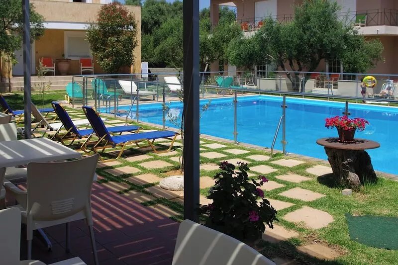 Cozy Apartment with Swimming Pool Near the Sea