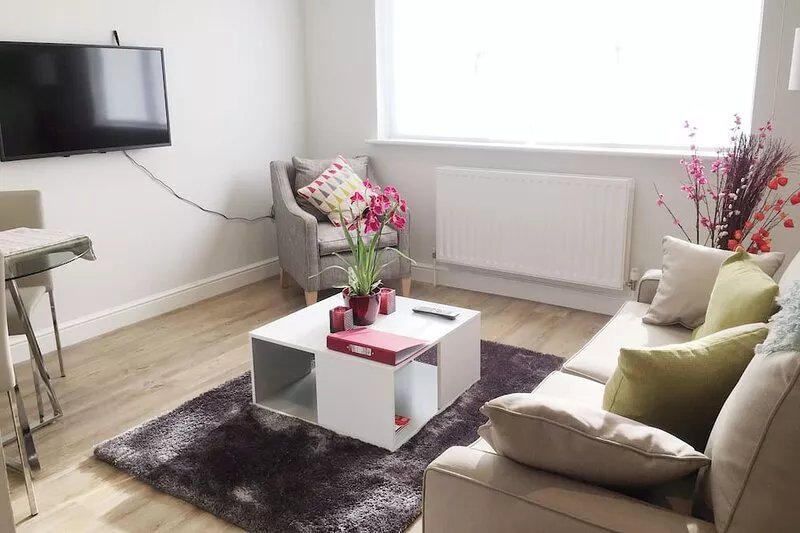 Marston Oxford, An ENTIRE 2bed + TV&ViFi Appartment