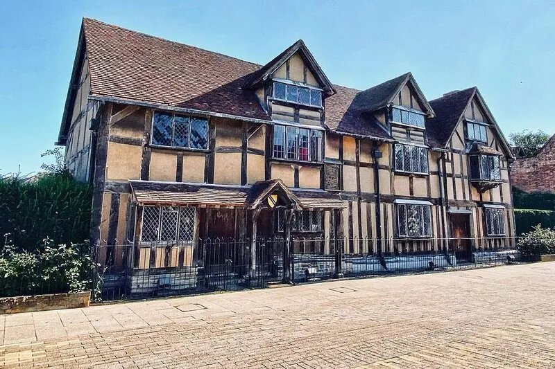 Ground floor apartment close to town centre