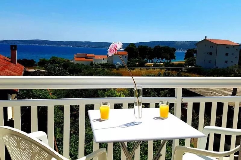 70 meters to the beach, Seaview apartment with seaview terrace, BBQ