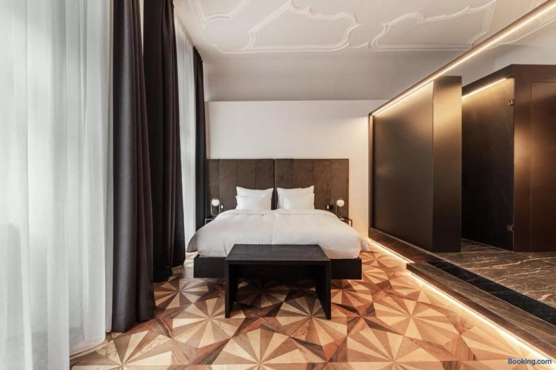 META SUITES Historic City Llving