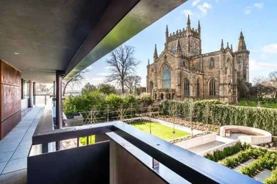 Dunfermline Carnegie Library & Galleries