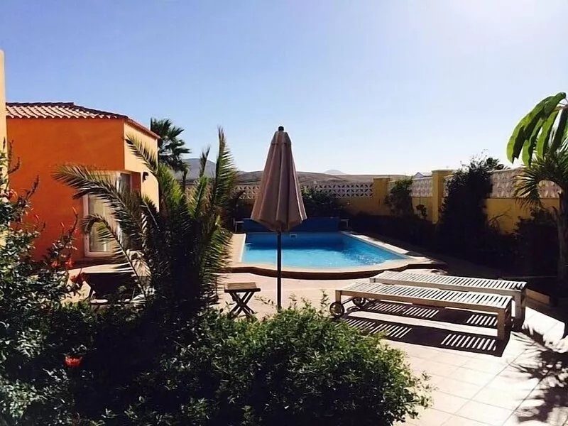 Spacious Detached 4 Bedroom Villa With Large Private Pool & Garden area