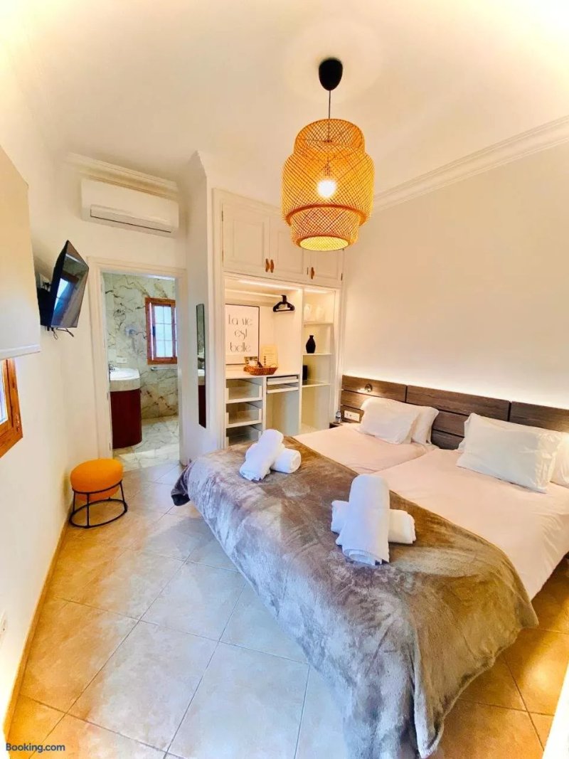Lantia Rooftop House