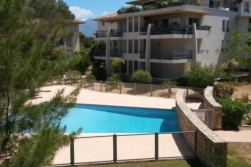 MARIA STELLA Estate. T2 air-conditioned, swimming pool, terrace, 5 min from the