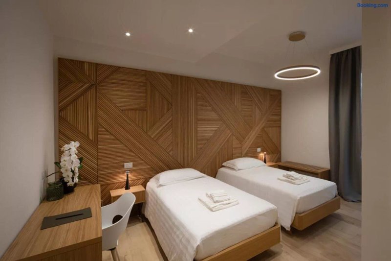 OPHELIA Lounge Restaurant Hotel