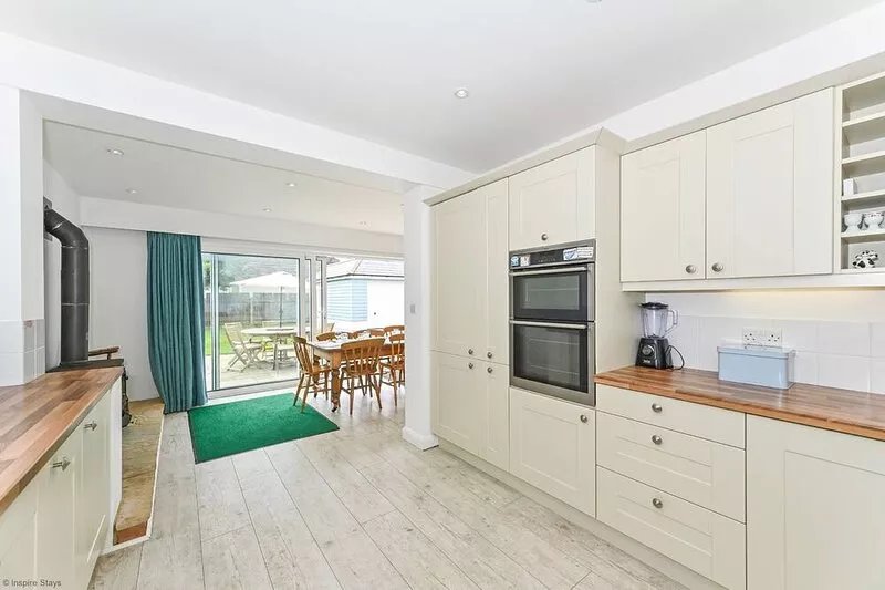 Marine House by **************** - a cottage that sleeps 9 guests in 5 bedrooms