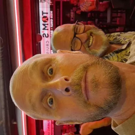 TOM'S cruising bar