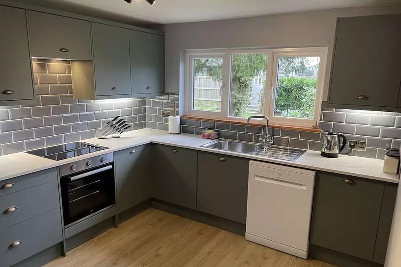 Idylic country cottage with hot tub on private estate