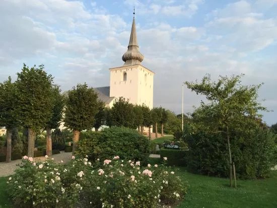 Bredsten Kirke