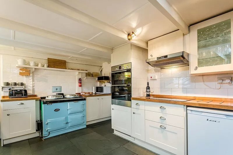 Primrose Cottage -  a cottage that sleeps 10 guests  in 5 bedrooms