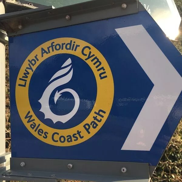 Caswell Bay Beach Chalet, Gower. Perfect for families.  3 min. walk to beach.