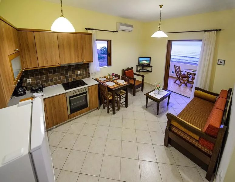 Thetis Apartment To Rent By The Sea In Crete Island, Greece