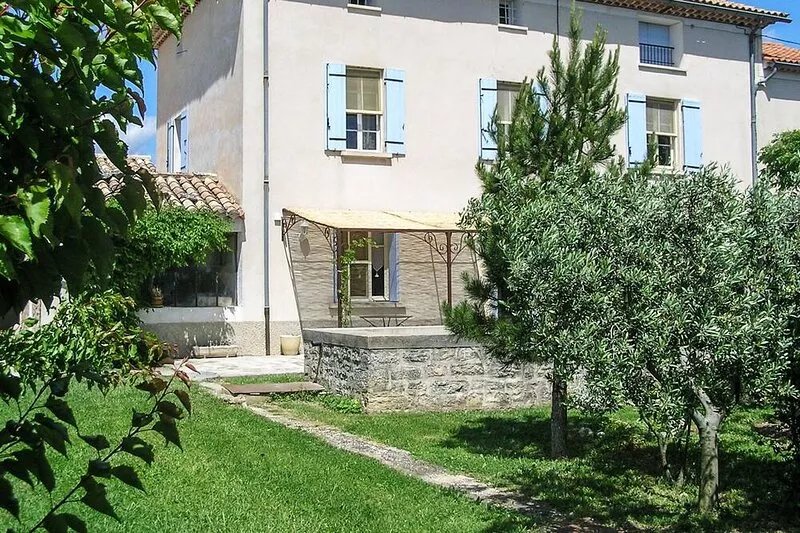 Mas in Provence, Mont Ventoux, sleeps 10, pool, garden, Caromb