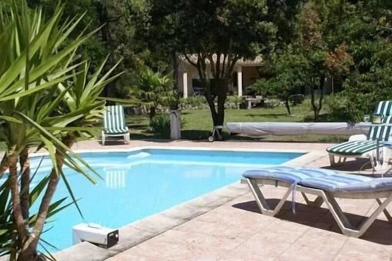 Quiet cottage near Carcassonne pool