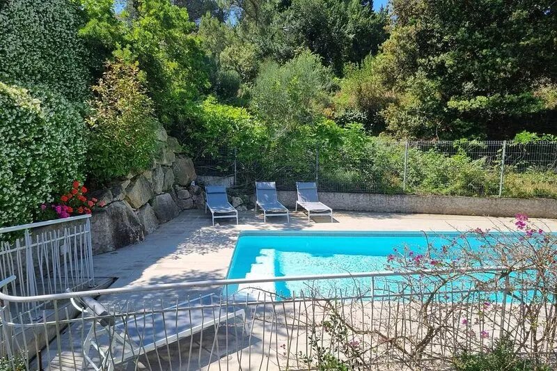 Maison Contemporaine Avec Piscine à Mi-chemin Entre la Plage de Sa Tuna et Begur
