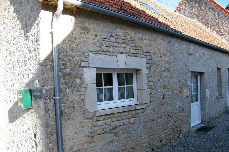 La Grange  - one bedroom beautiful country cottage in rural Fresville Normandy