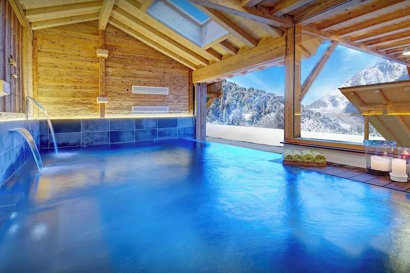 Chalet Ladroit - farmhouse for 12 with indoor pool & spa - OVO Network