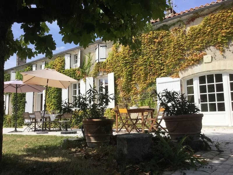 Beautiful Holiday Farmhouse with private Pool, Poitou-Charentes, France