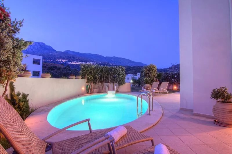 Villa Alkisti, private pool, near the beach, located in the center of village