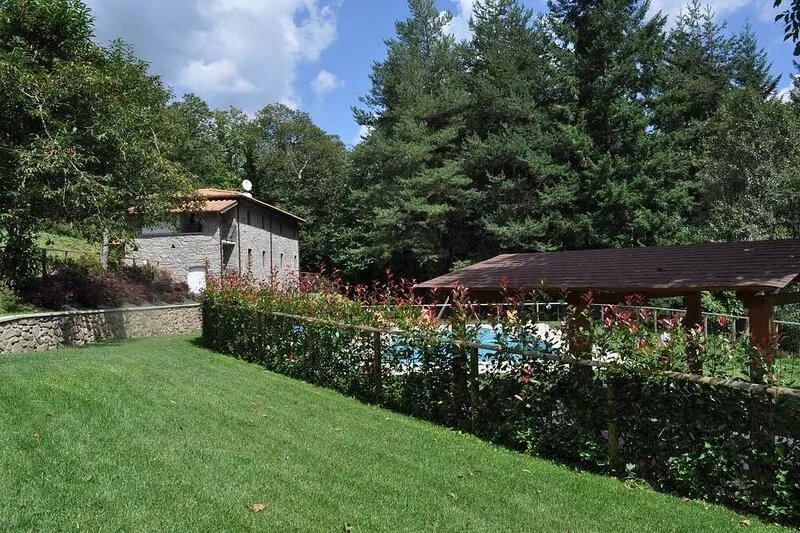 Stunning Old Stone Tuscan Villa near Lucca & Pescaglia with a great private pool