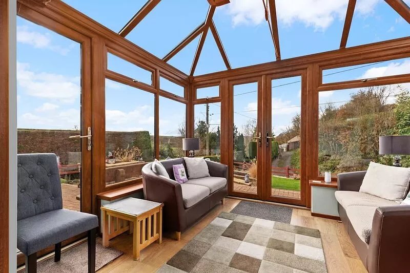 Dyffryn Taf, Homely 3 bedroom bungalow with peaceful outlook