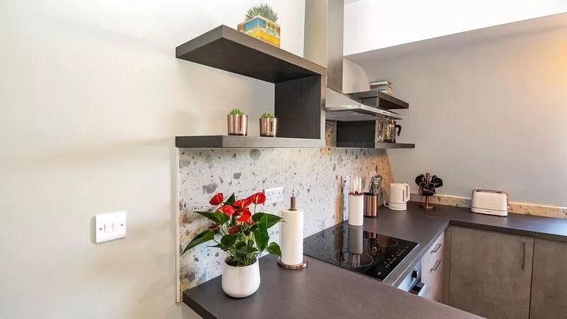 LOCATION! City Loft Apartment. 4 min walk to the Latin Quarter and Eyre Square