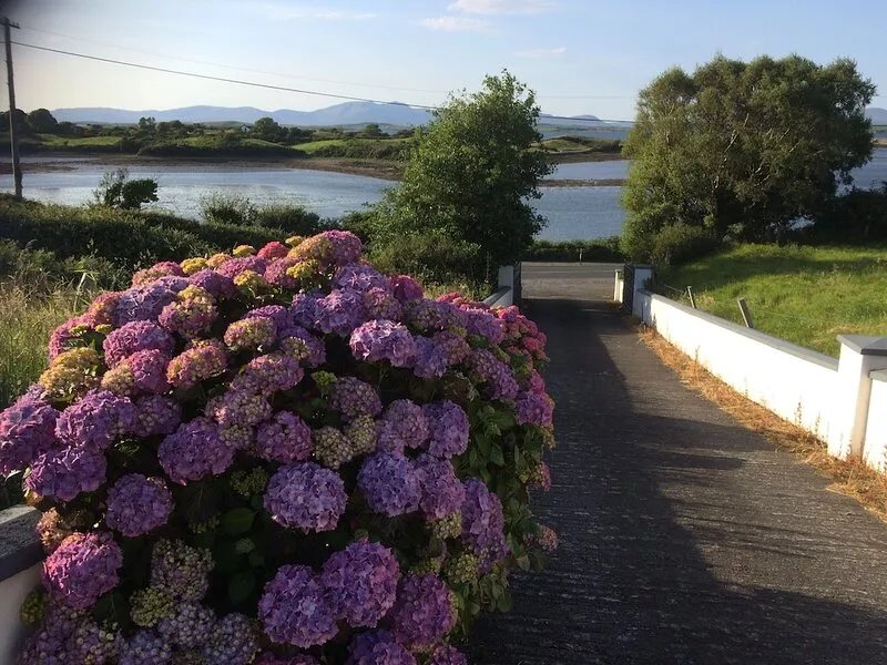 Wild Atlantic Way - Detached Cottage with Sea Views of Clew Bay - 2 bathrooms
