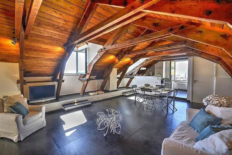 Suite Hermes: An elegant and modern studio apartment located in the center of
