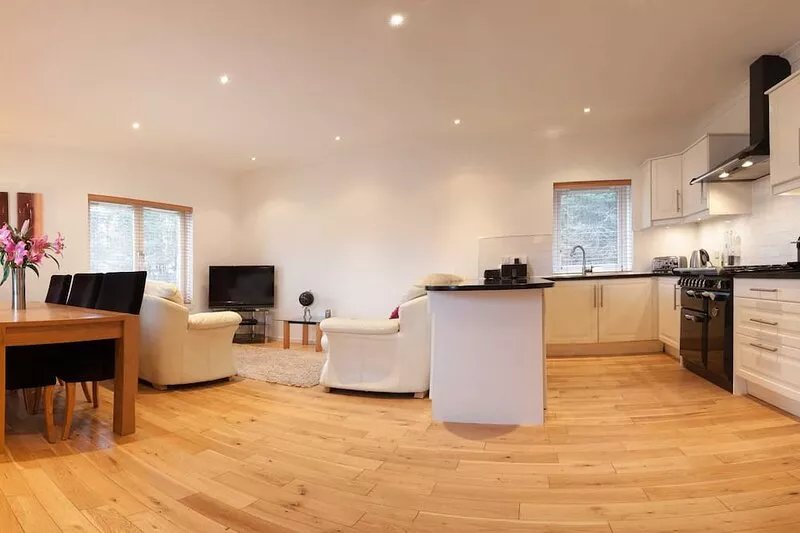 Modern, open, comfortable home within walking distance of Golf courses and beach