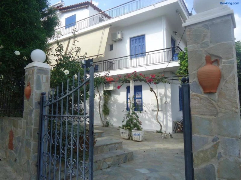Villa Popi