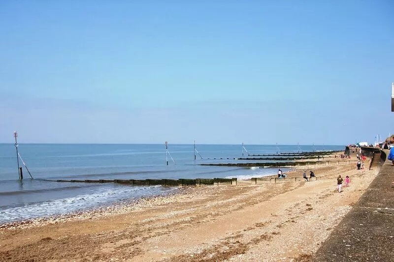 Driftwood Cabin near Heacham Beach, Coastal Chalet