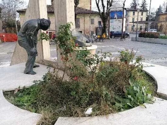 Monumento al Tortellino