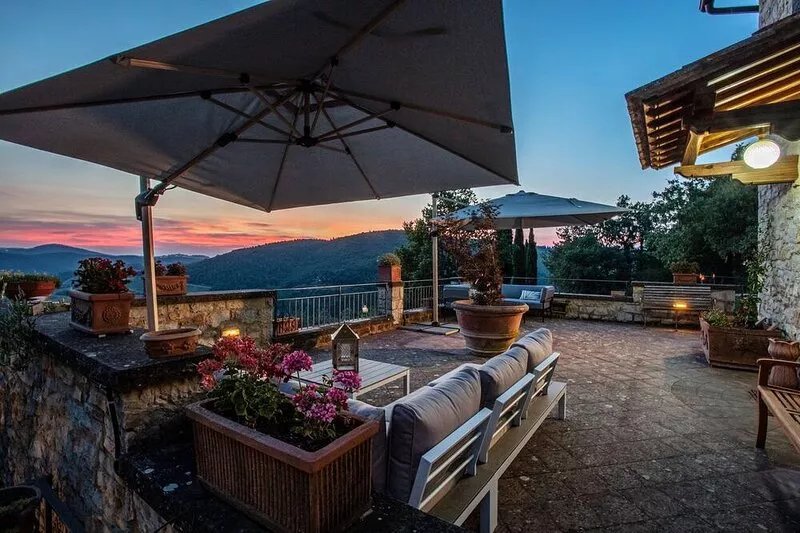 "Villa Erbolino" with Private Garden, Outdoor Stone Bathtub & Wi-Fi