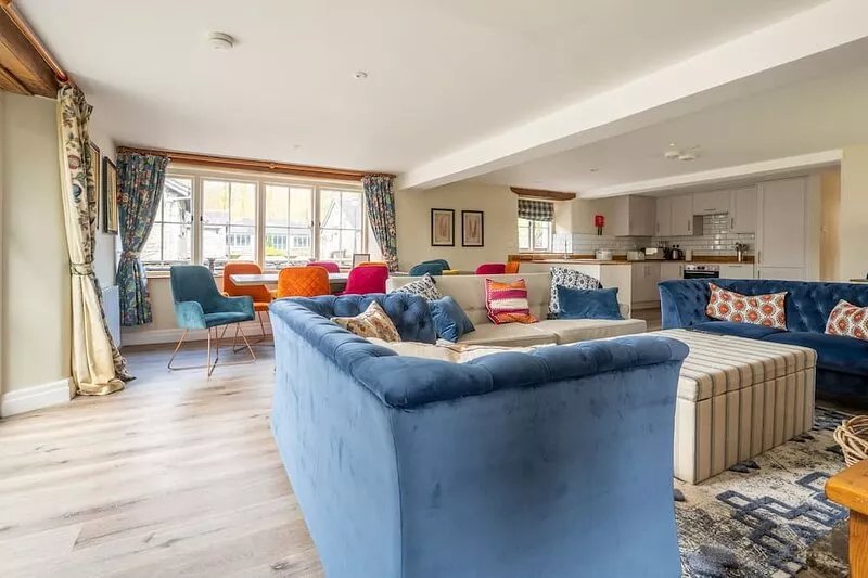 Bull Pen - sleeps 10 guests  in 5 bedrooms