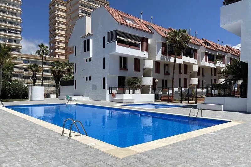 2 BED DUPLEX APARTMENT IN THE HEART OF LAS AMERICAS