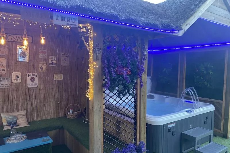 Beautifully presented 6 bed 5 & a half bath house