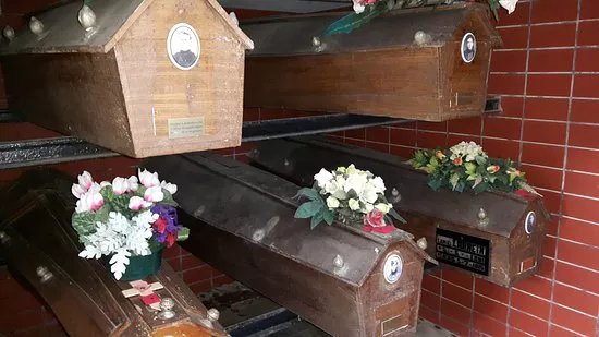 Crypte - Gemeentelijke begraafplaats Zonnebeke
