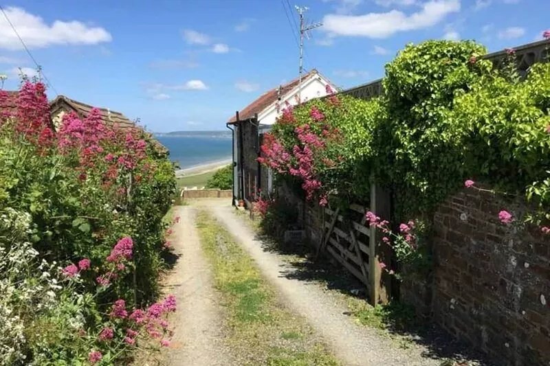 Old Saltys Cottage in Westward Ho with stunning sea views