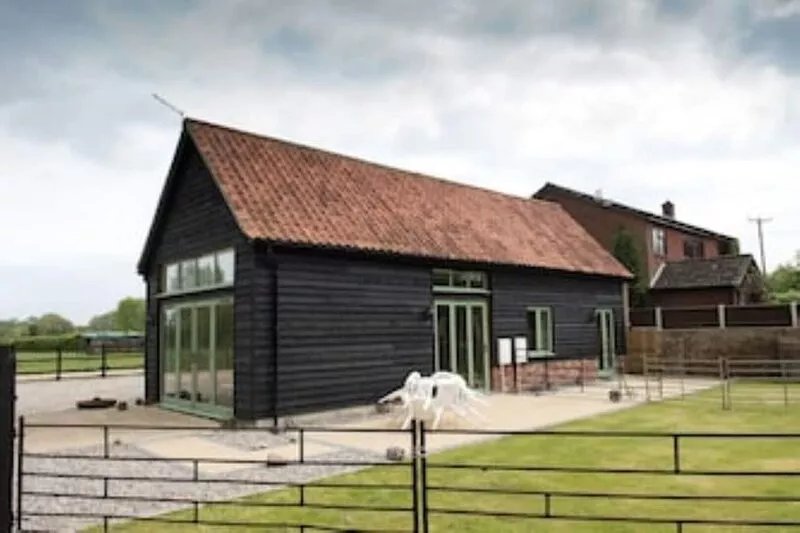 Country Views peaceful location in superb setting close to the Norfolk Broads