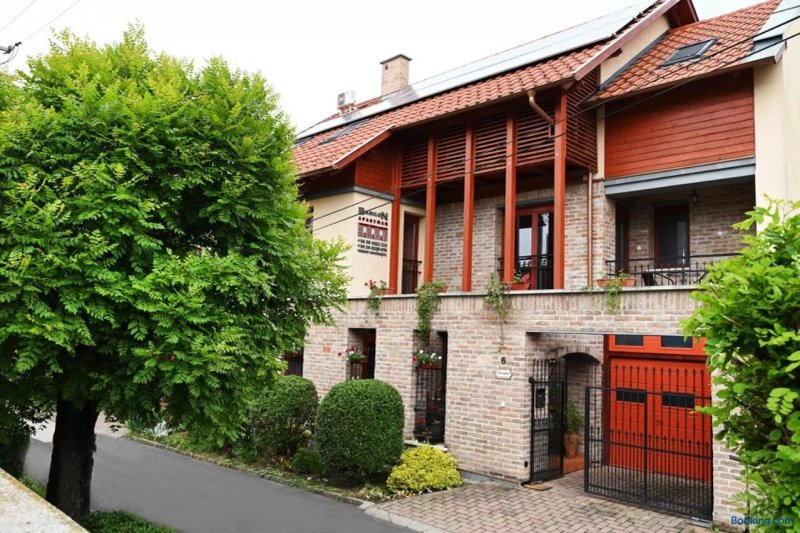 Babilon Gyula Szallas De Luxe