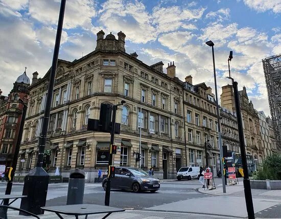 24 Sir Thomas Street Building