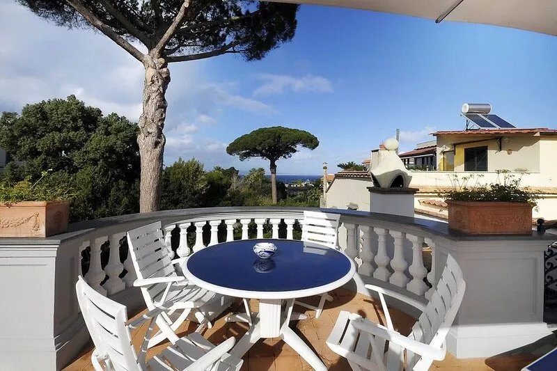 AMORE RENTALS - Villa Angelo with Private Terraces, Parking and Air Conditioning