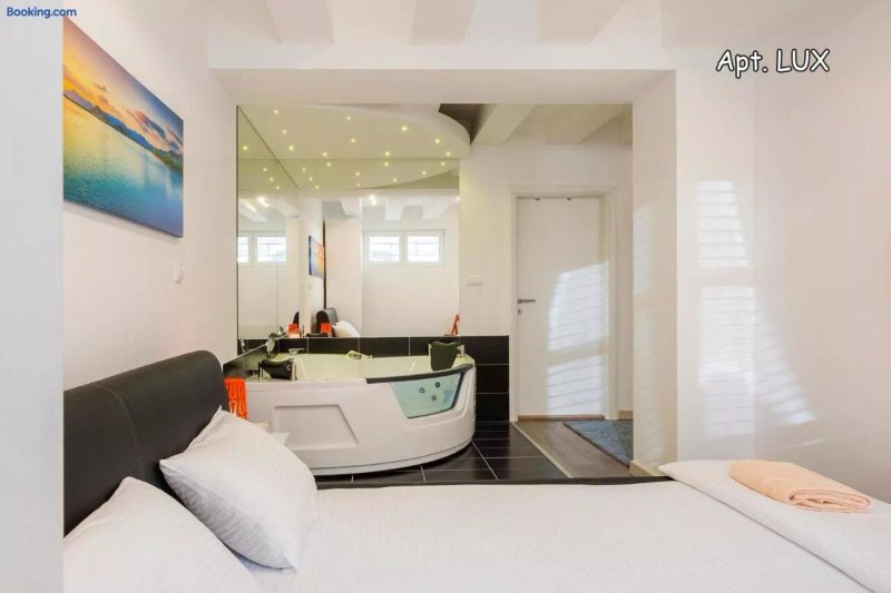 City Holiday Apartments