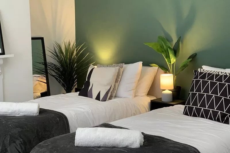 The Avenue Townhouse - Entire Villa - Parking