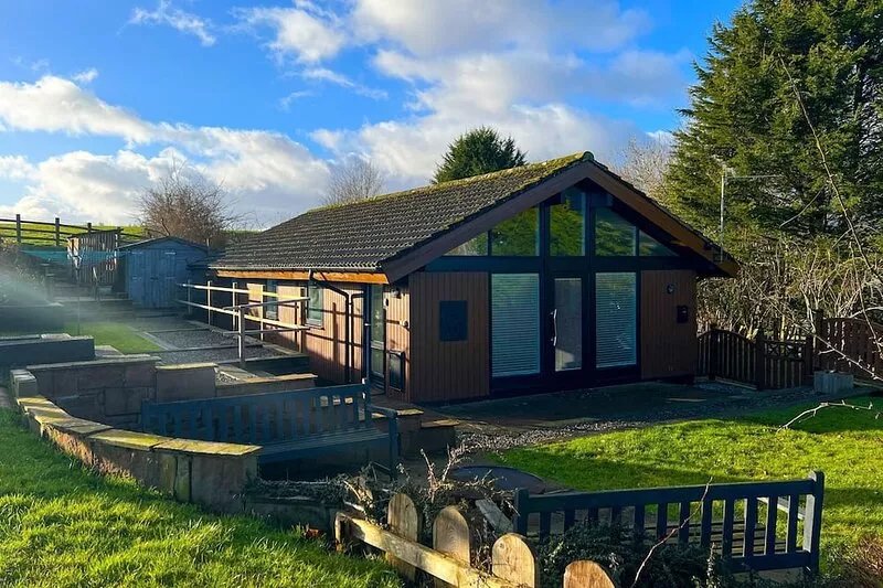 A cottage that sleeps 5 guests  in 3 bedrooms