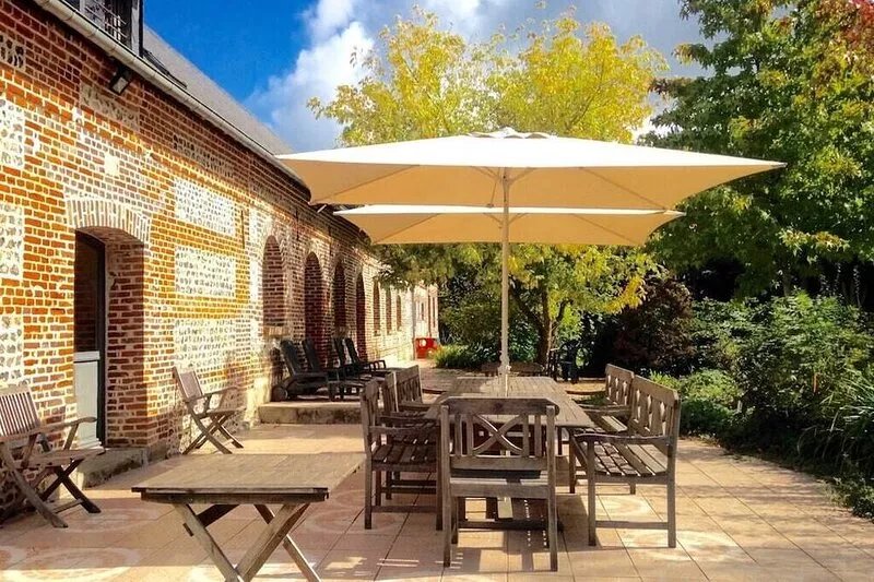 Country house ideal for big families, groups of friends & corporate retreats.